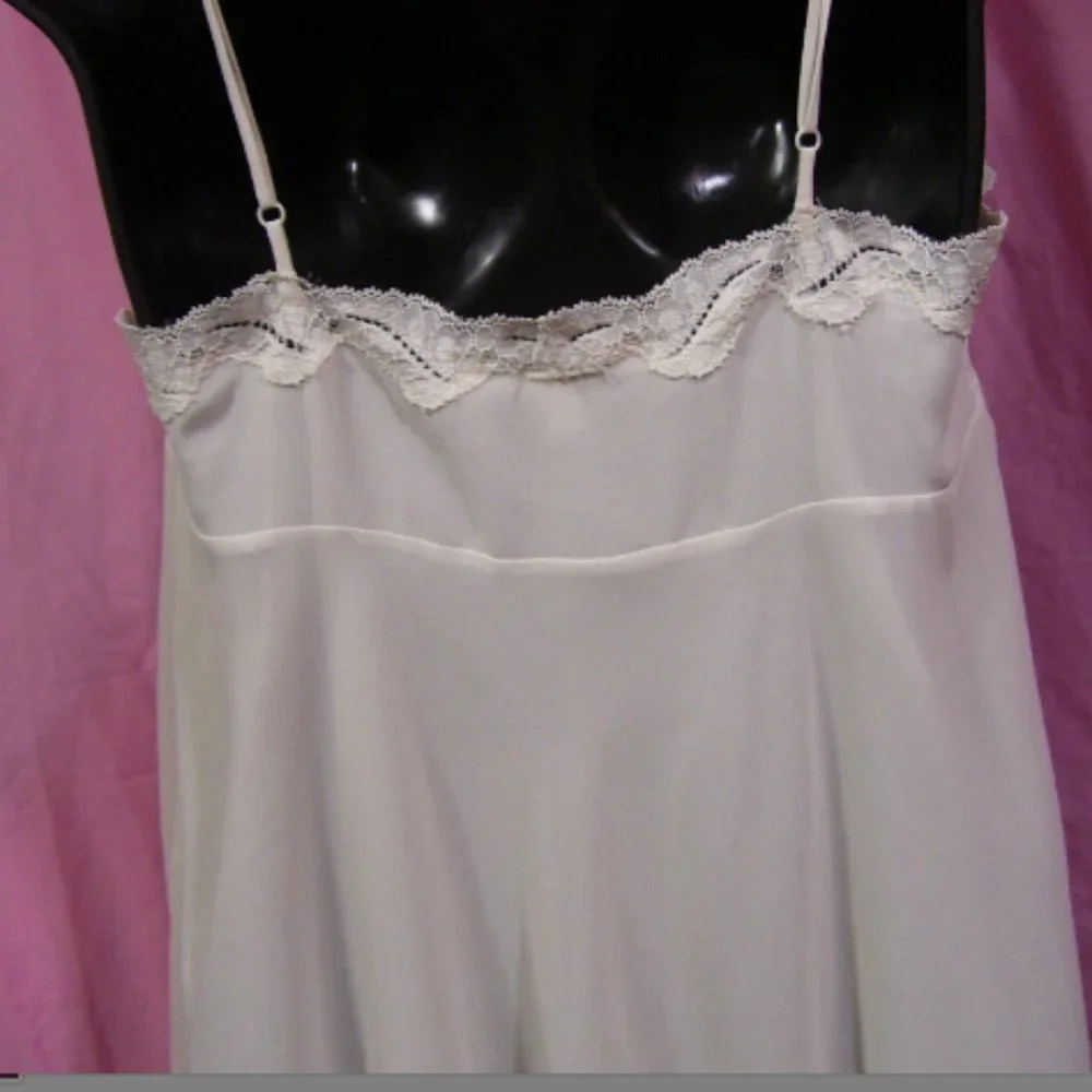 Victoria's Secret Sexy Off White Chiffon Lace Nightgown  Size S NWOT